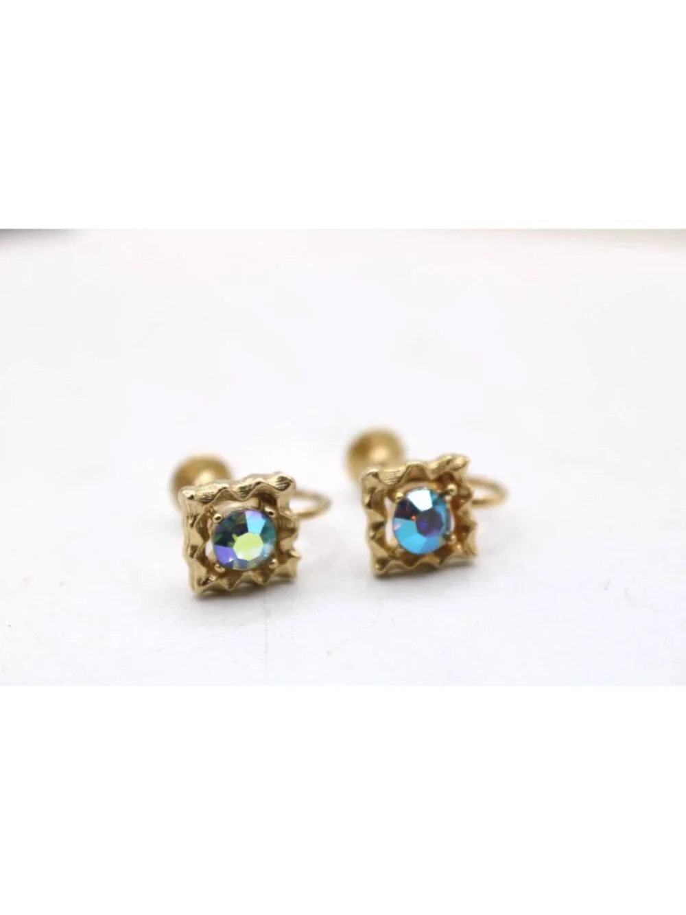 Iridescent Rhinestone Aurora Borealis Screw‑Back Earrings Gold Tone Mid‑Century